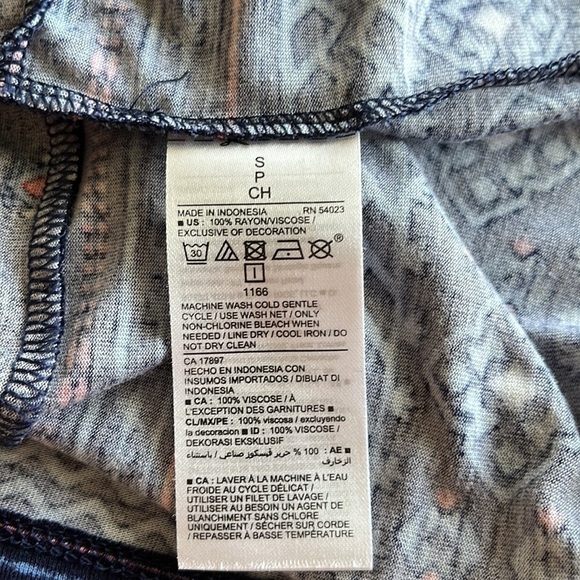 Old Navy high neck swing top sleeveless tassel tie in the back size S - Picture 7 of 13